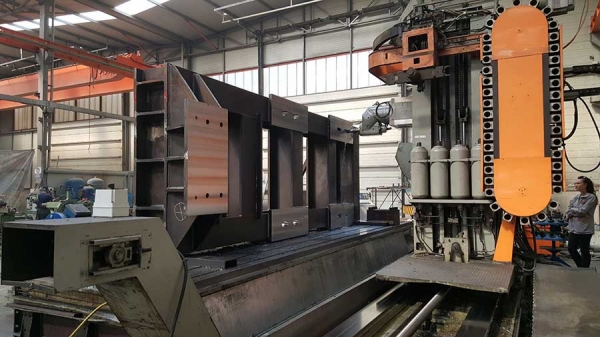 Multifunctional cutting machine