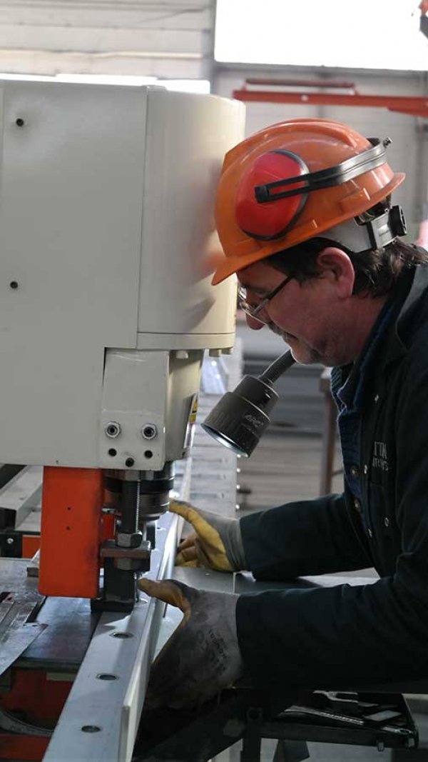 Drilling holes machine